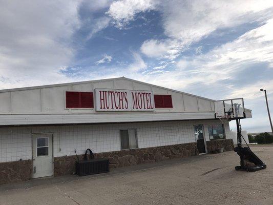 Front of Hutch's Motel