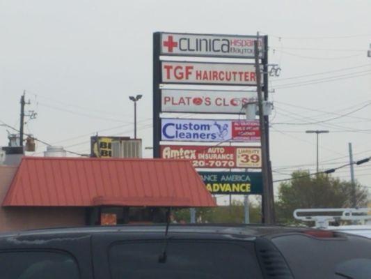 Pole sign at Willow Creek Shopping Center