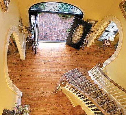 Southern Wood Floors Reclaimed Antique Heart Pine with a multi-layer finish in an entryway.