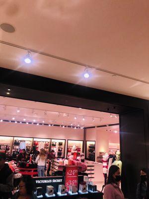 VS side of store