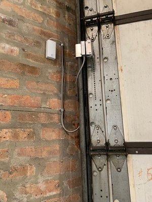 Wireless Transmitter with Over Head Door Contact