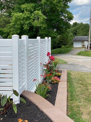 Breezewood Vinyl Fence