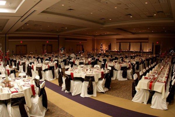 Our attached event center, Bigwood Event Center, offers 12,000+ square feet of conference, meeting, event, and wedding space.