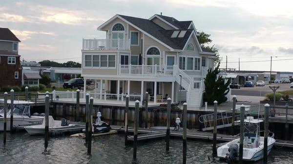 Beautiful homes to see on the way in and out.