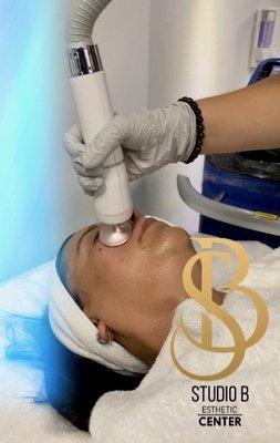 4 D facial