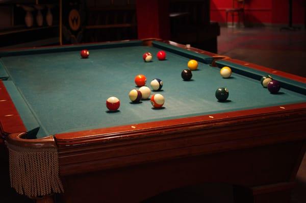 Club pool table