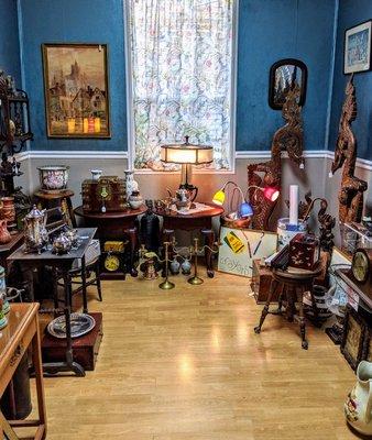 Pete's Antiques treasures