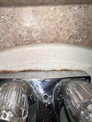 Old sink vs the one they replaced before I moved in