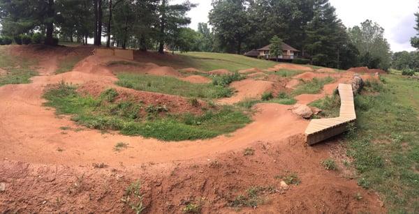 Fun pump track