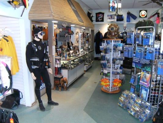 Toucan Dive "The largest inventory of scuba equipment in Lake County IL