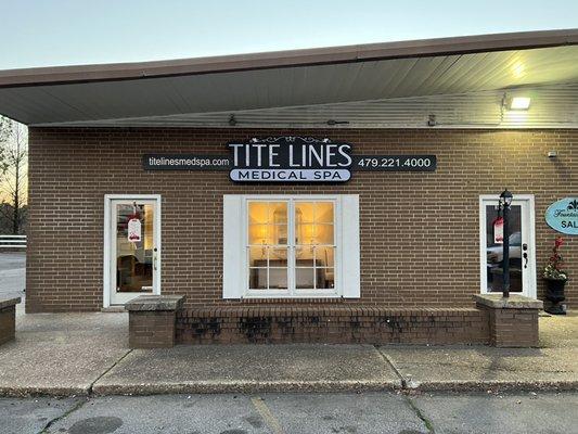 Tite Lines Medical Spa is now open!! Empowering Beauty, Health  & Feminine Wellness !! Call today to schedule your consultation 479.221.4000