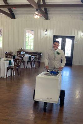 Rental of paleta cart for wedding reception