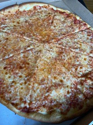 Regular cheese pizza