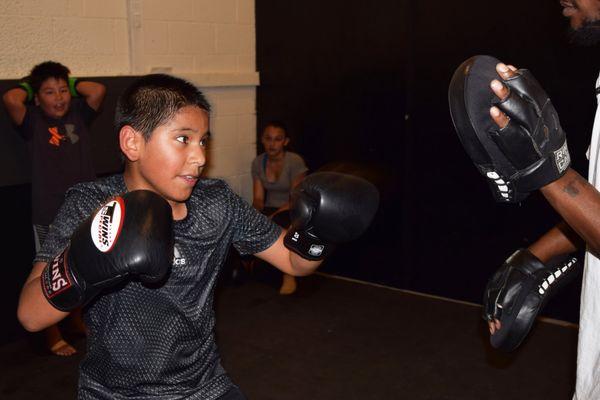 Kids boxing instruction