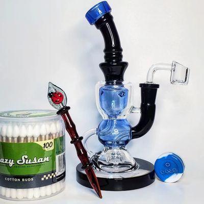 Glass water pipe rig with blazy susan