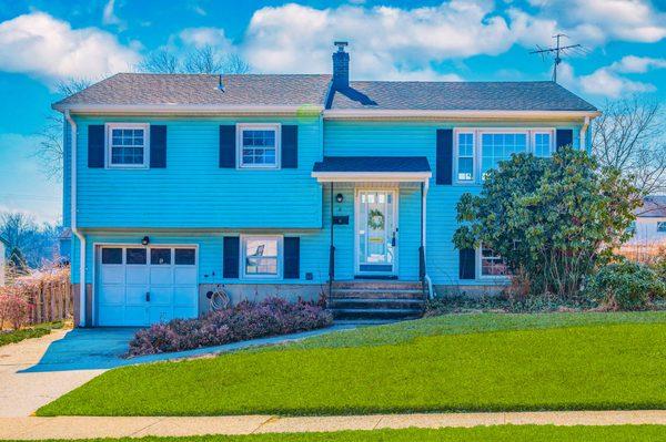 MARKETED AND CLOSED
8 Joanne Court
Sayreville, NJ 08872