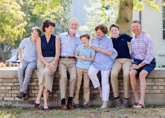 extended family portrait session photographer