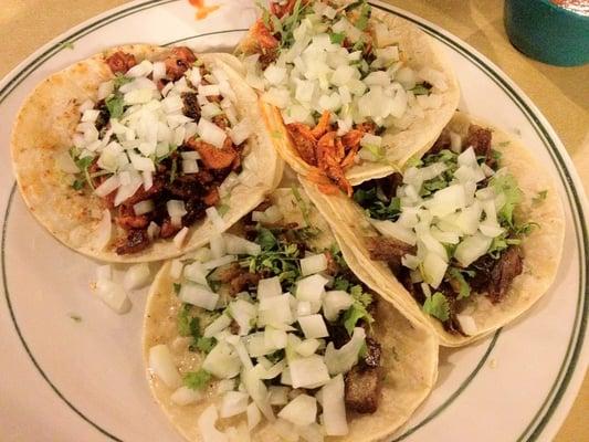 Tacos con pierna y al pastor