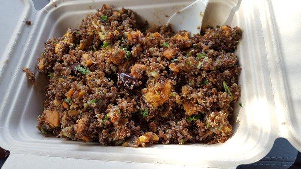 Make Your Own bowl: quinoa, swt pot., kalamatas, carmelized onions, roasted garlic dressing  YUM!