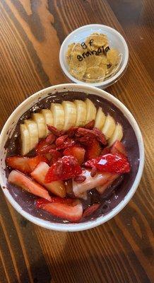 Vitality Bowl with gluten free granola