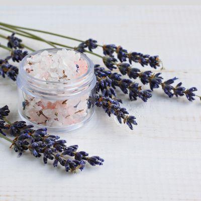 Salt Scrub, Sugar Scrub, Organic, DoTerra, DIY---- #ascendingmoonmassage www.ascendingmoonmassage