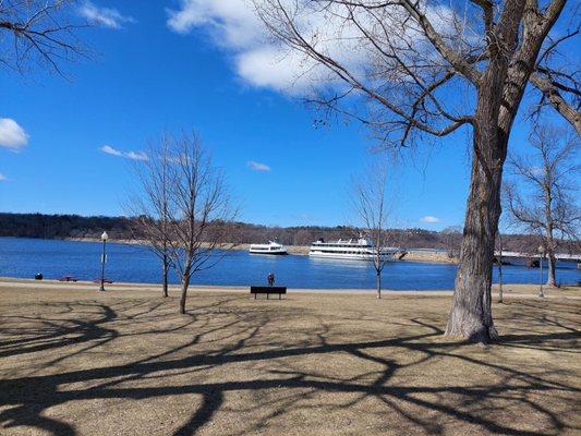 Lakefront Park