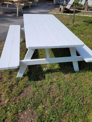 Picnic table