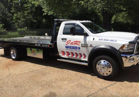 J & R Towing