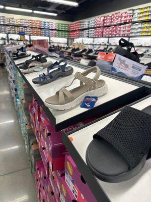 SKECHERS Factory Outlet