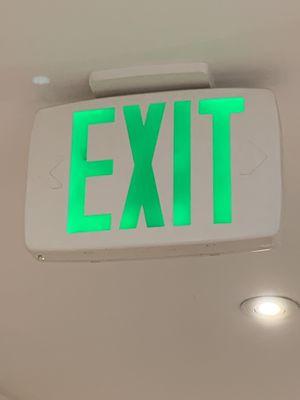 Lilly Pulitzer exit green and white sign winter park fl 1:57 pm September 1 2023