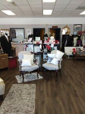 La Petite Boutique & Fine Decor