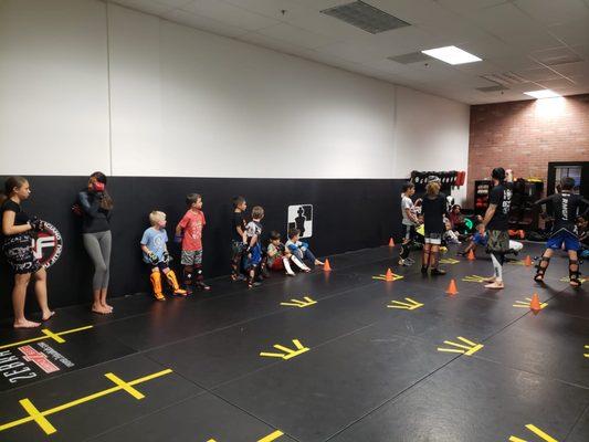 Kids getting ready for some sparring in class!