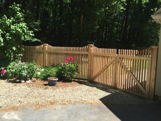 2x2" Cedar picket w/ stepped top