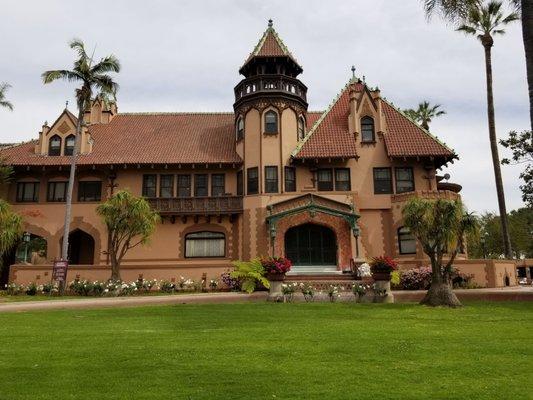 Another picture of Doheny Mansion