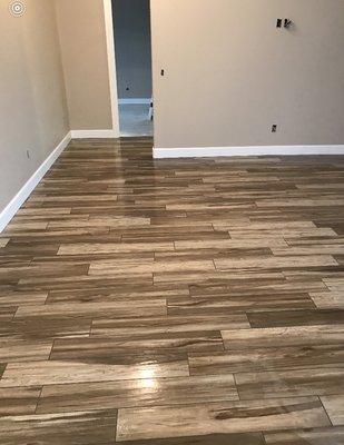 Decorator Outlet has a great selection of Wood floor tile and Wall tile available. We will help you with the details that make the differenc