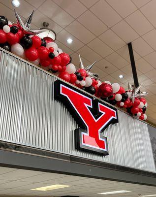 We always love doing balloons for YSU! We're Penguin Proud!