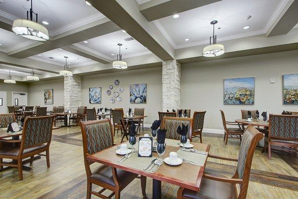 The Oaks at Flower Mound Dining Room