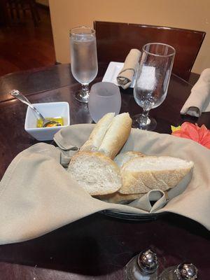 Bread with seasoned oil