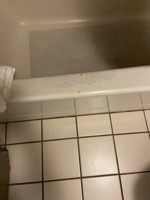 Stains on the bath tub