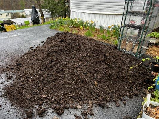 Mushroom compost delivery