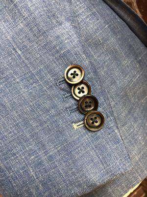 Contrast Buttonholes