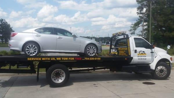 We have flatbed and wheel lift available for all your towing needs