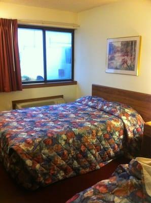 See? It looks like a regular motel room. Granted, one that's stuck in the 1980s!