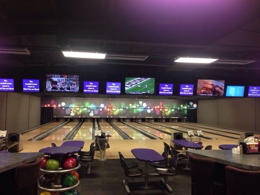 Nice bowling alley - clean and new