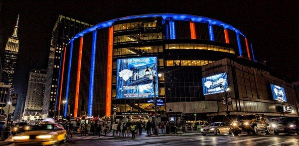 We gave Madison Square Garden a new color-changing outdoor LED lighting system, allowing them to align their lighting to arena events.