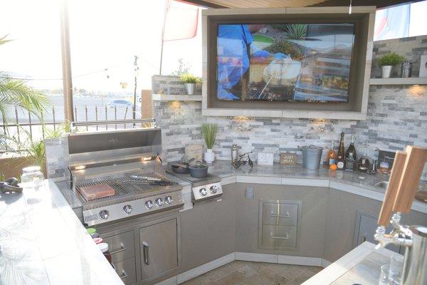 Outdoor Kitchen Builders