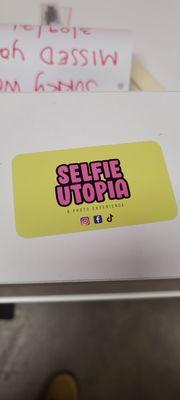 Selfie Utopia