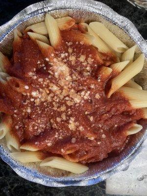 Pasta with garlic roll