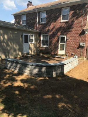 Terrace wall with pavers