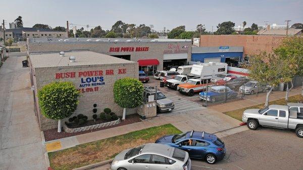 Lou's Auto Repair - 25 E 17th St Suite C | Photo by Ray Roman